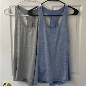 2 Workout tanks